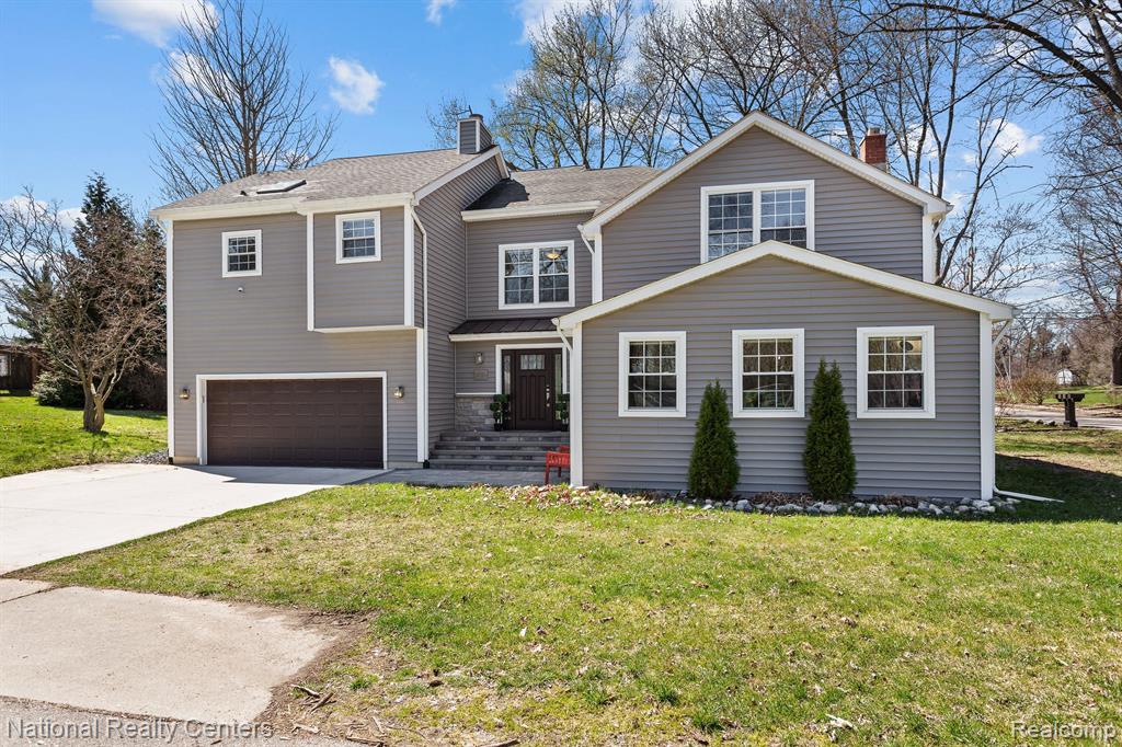 3706 Lakeview Boulevard, Orchard Lake Village, MI 48324 — Photo 57