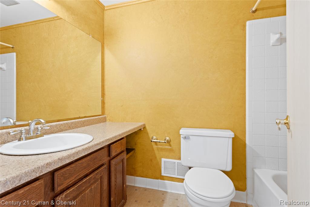 20918 W Glen Haven Circle, Novi, MI 48167 — Photo 25