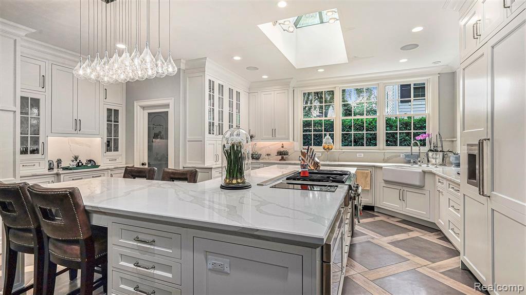 97 TOURAINE Road, Grosse Pointe Farms, MI 48236 — Photo 6