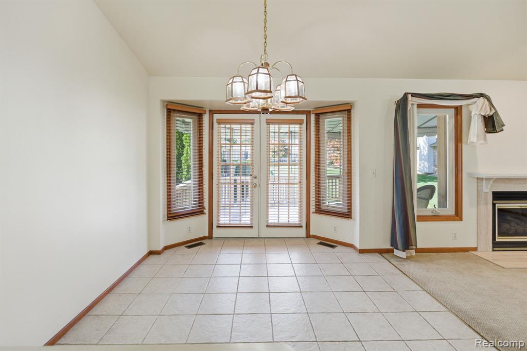 41217 Fortuna Drive E, Clinton Twp, MI 48038 — Photo 9