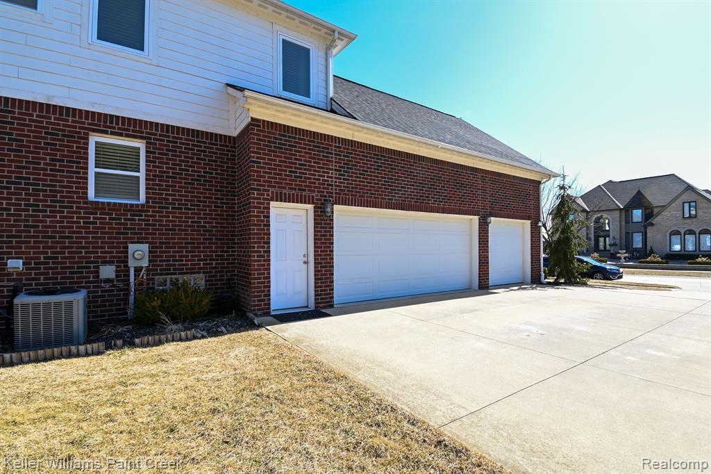 4217 FORSTER Lane, Shelby Twp, MI 48316 — Photo 44