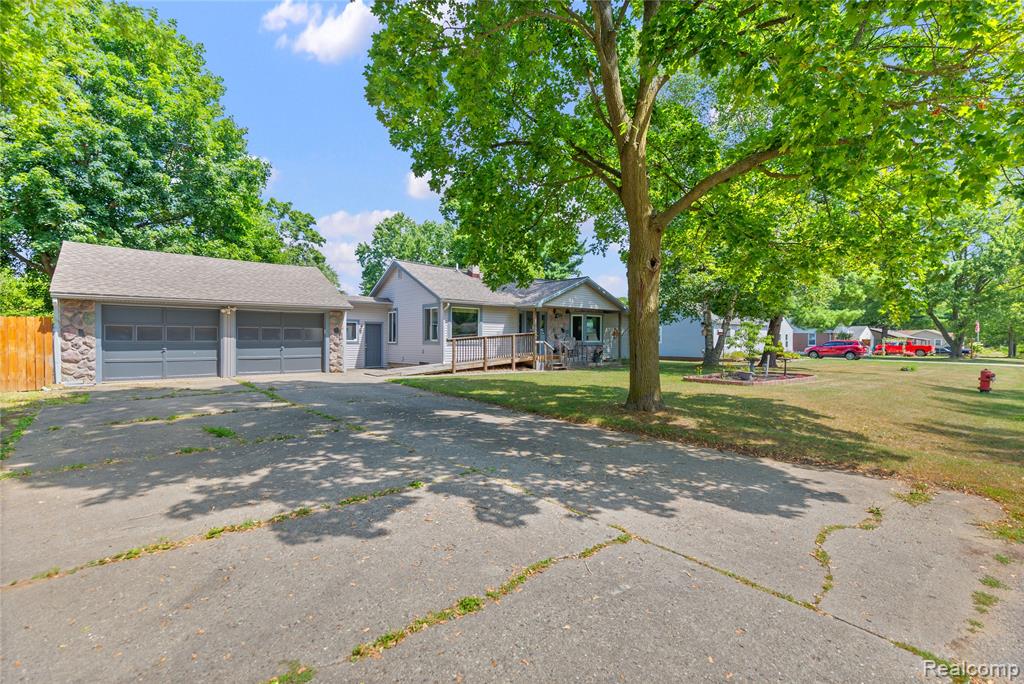 4440 Oakvista Avenue, Clarkston, MI — Photo 36