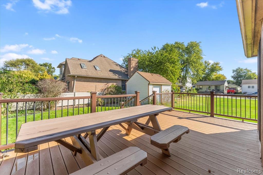 912 River Court, Wyandotte, MI 48192 — Photo 31