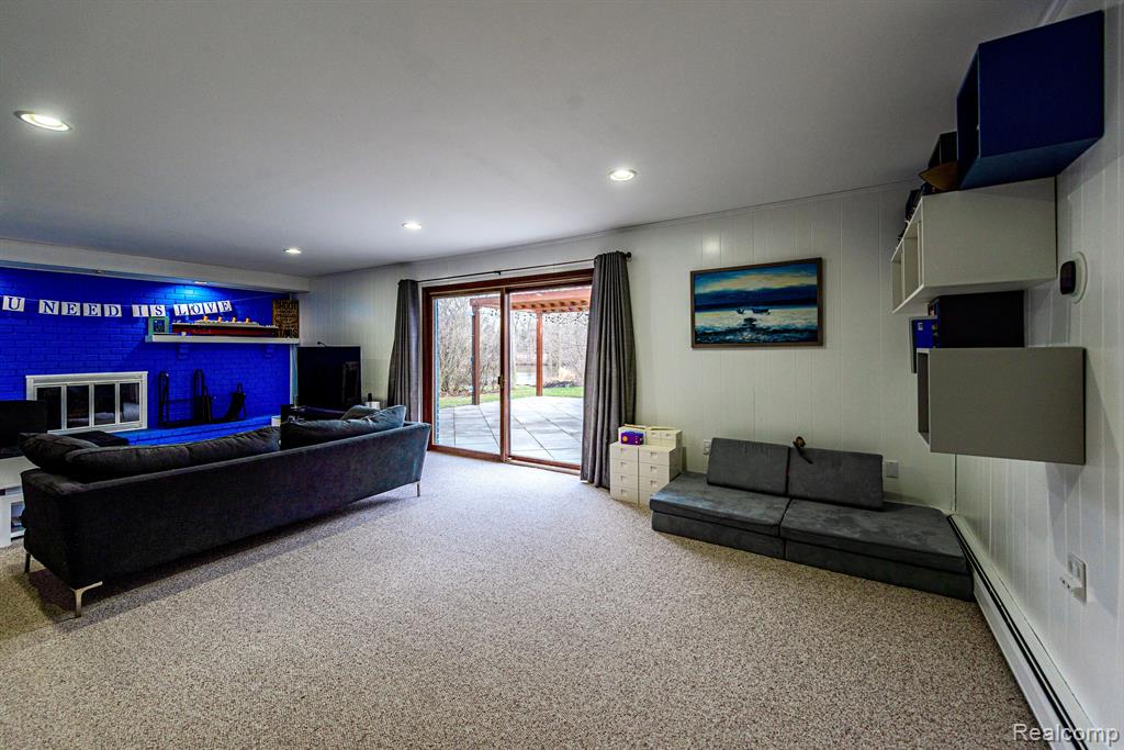 5698 RAVEN Road, Bloomfield Hills, MI 48301 — Photo 17