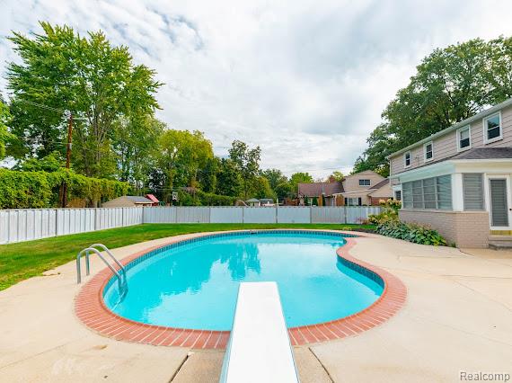 8160 Manchester, Grosse Ile, MI 48138 — Photo 36
