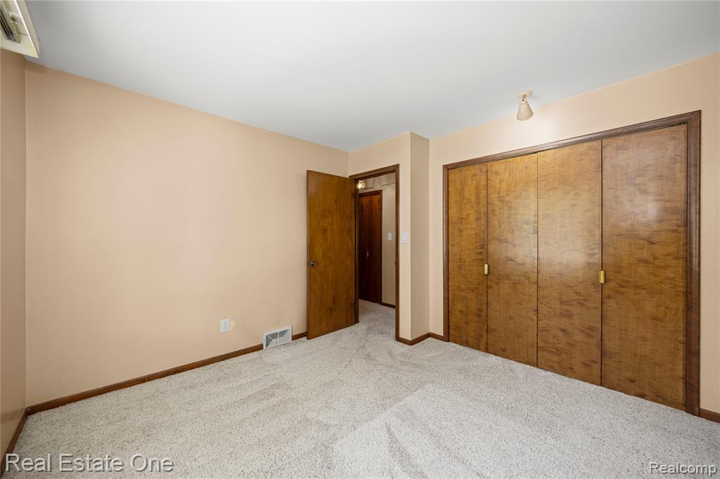 7400 Biscayne Avenue, White Lake, MI 48383 — Photo 20