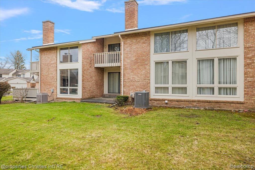7036 Bridge Way, West Bloomfield, MI — Photo 51