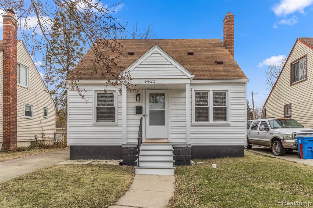 4425 GRINDLEY PARK Street, Dearborn Heights, MI 48125 — front exterior