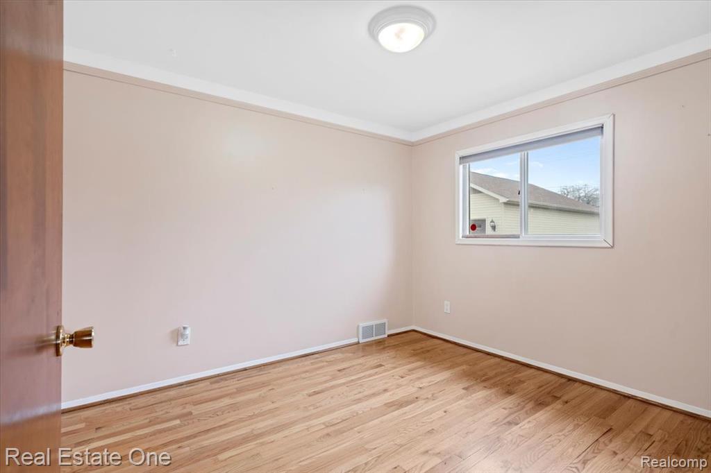 17469 Poplar Street, Riverview, MI 48193 — Photo 13