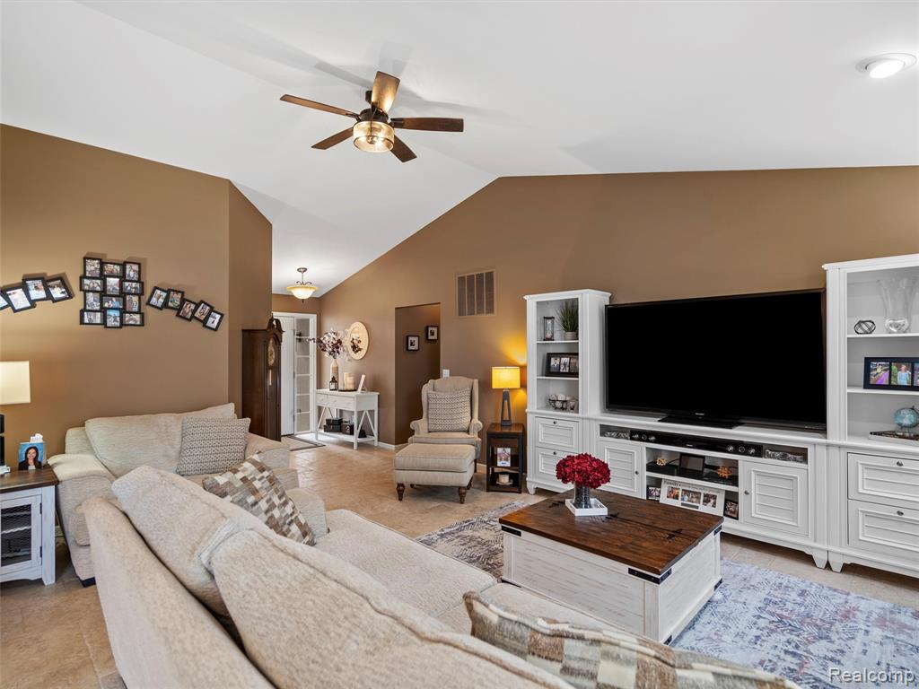 56714 Winding Creek Drive, Macomb, MI 48042 — Photo 4