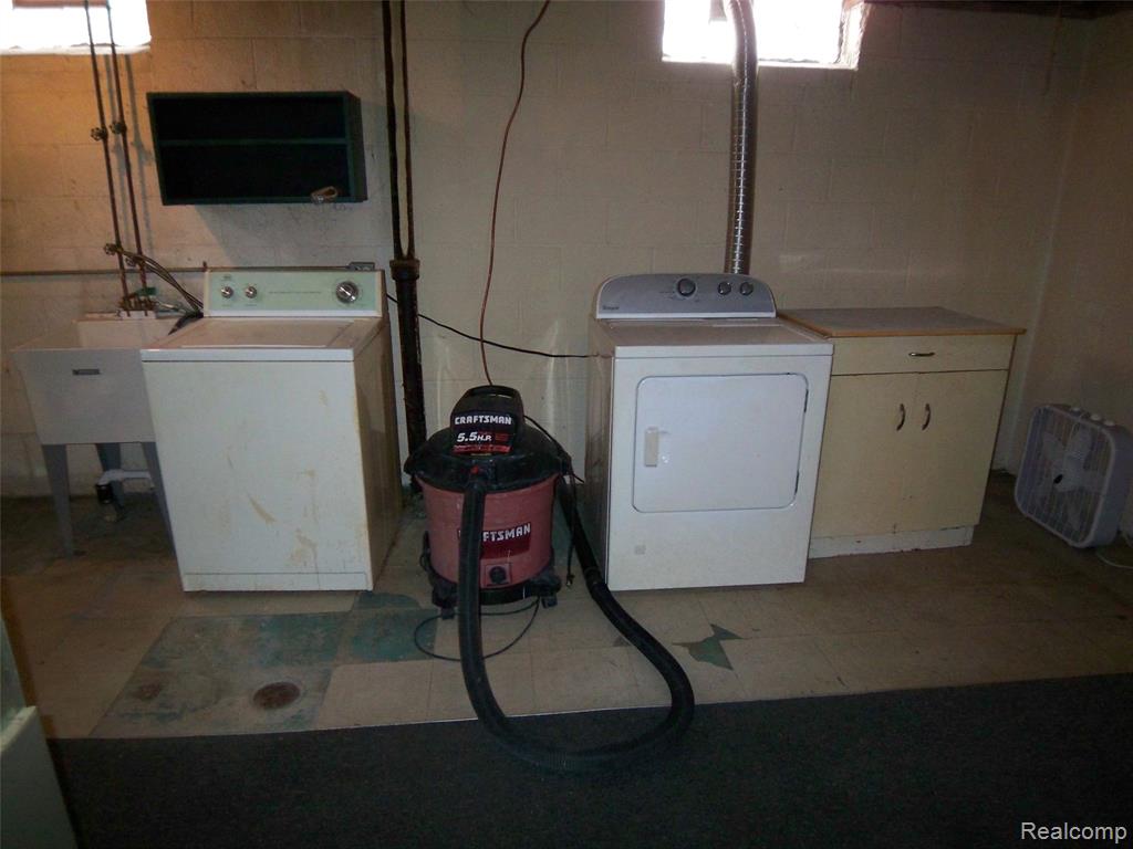 18708 Kendell Court, Clinton Twp, MI 48035 — Photo 24