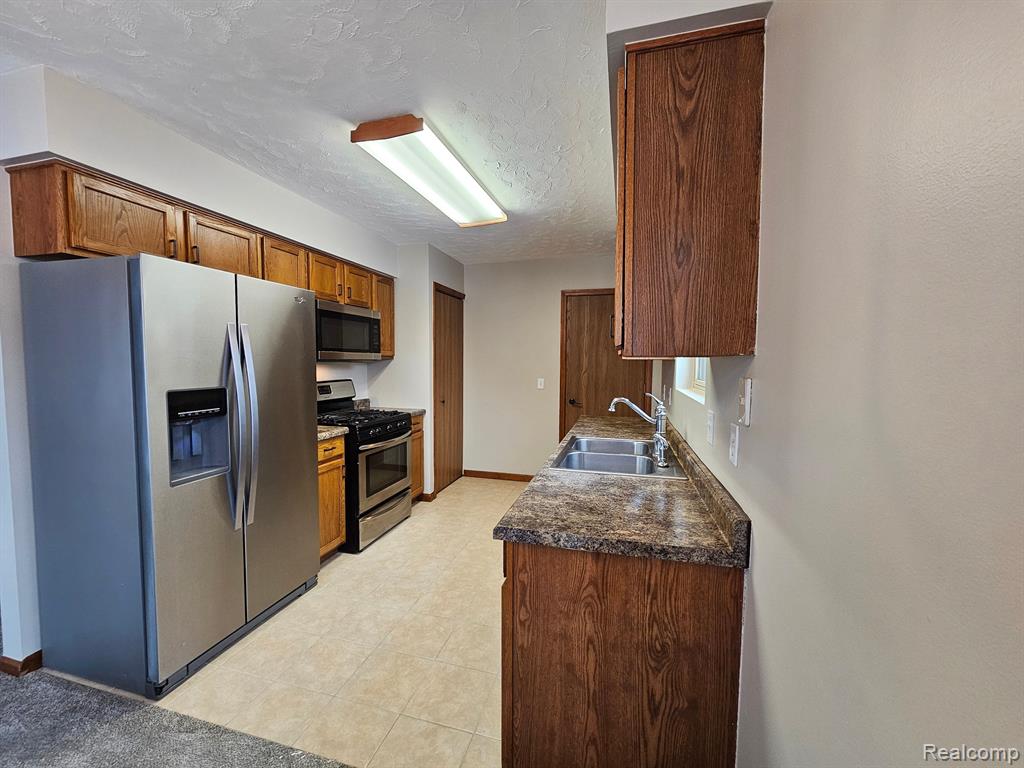 524 E MAIN Street, Vernon, MI 48476 — Photo 3