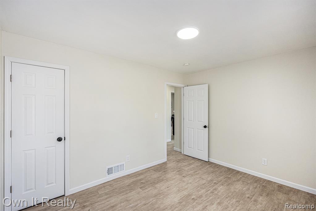 7437 Parkland, Dearborn, MI 48239 — Photo 12