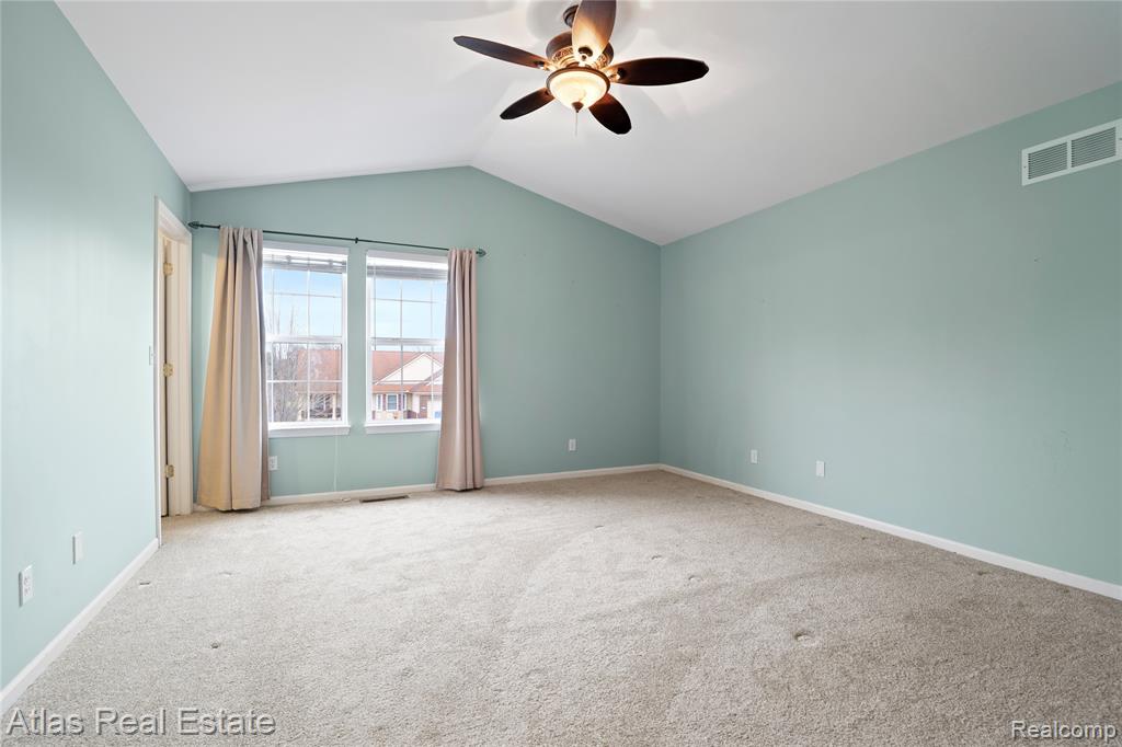 4028 Grand Oaks Court, Burton, MI 48519 — Photo 24