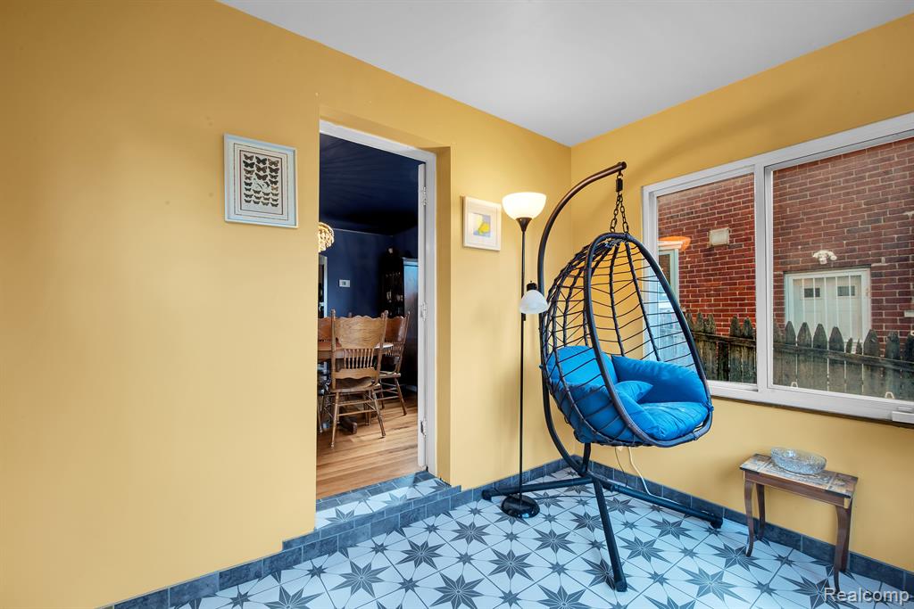 4994 HILLCREST Street, Grosse Pointe, MI 48236 — Photo 12