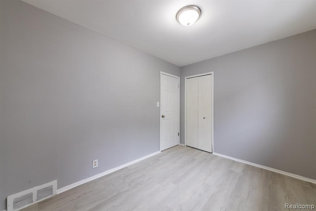 8041 VAUGHAN Street, Detroit, MI 48228 — Photo 9