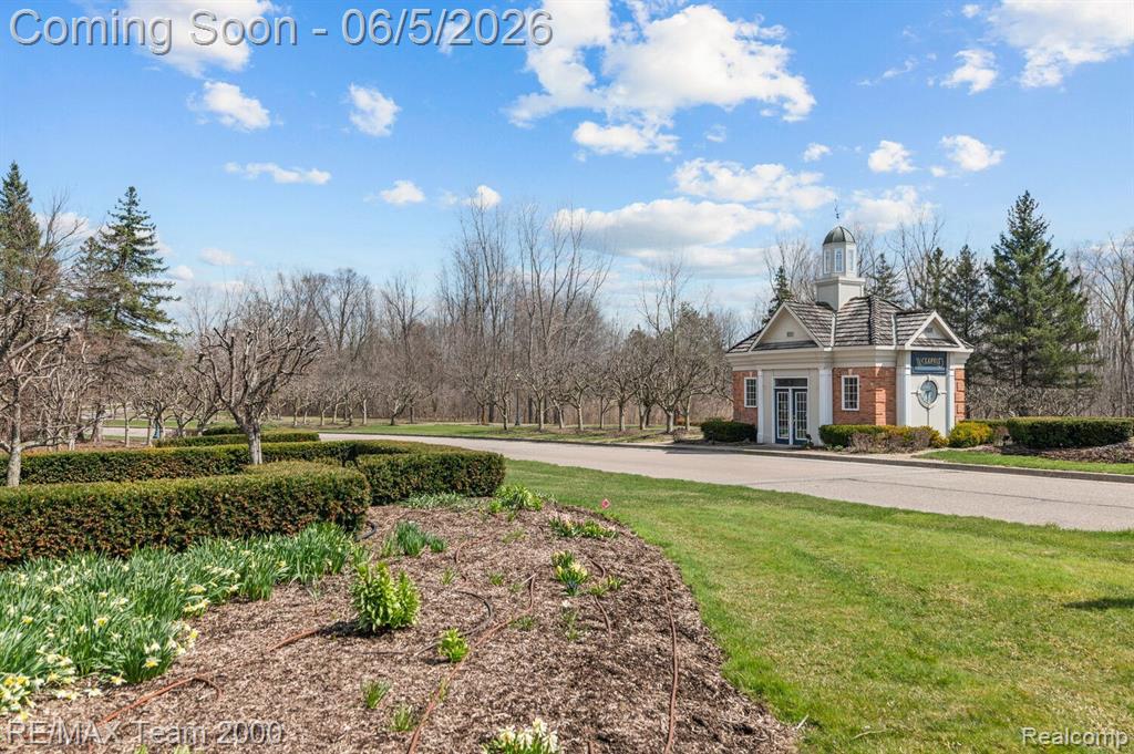 5681 WOODFIELD Parkway, Grand Blanc, MI 48439 — Photo 47