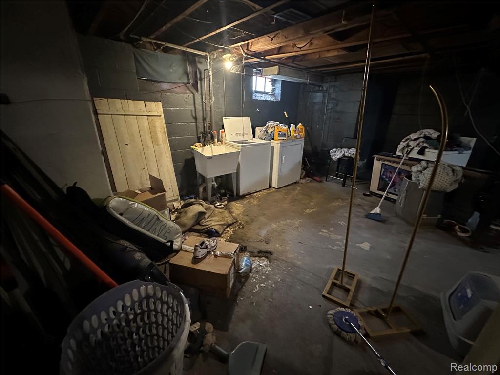 9091 Warwick Street, Detroit, MI 48228 — Photo 30