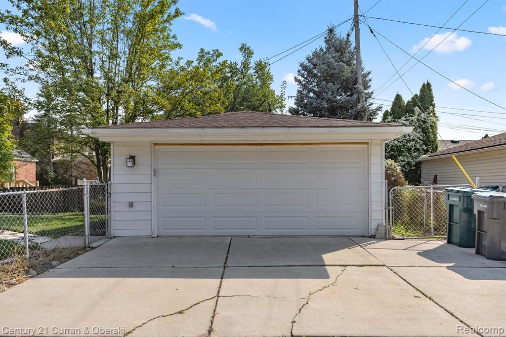 951 N MILDRED Street, Dearborn, MI 48128 — Photo 15