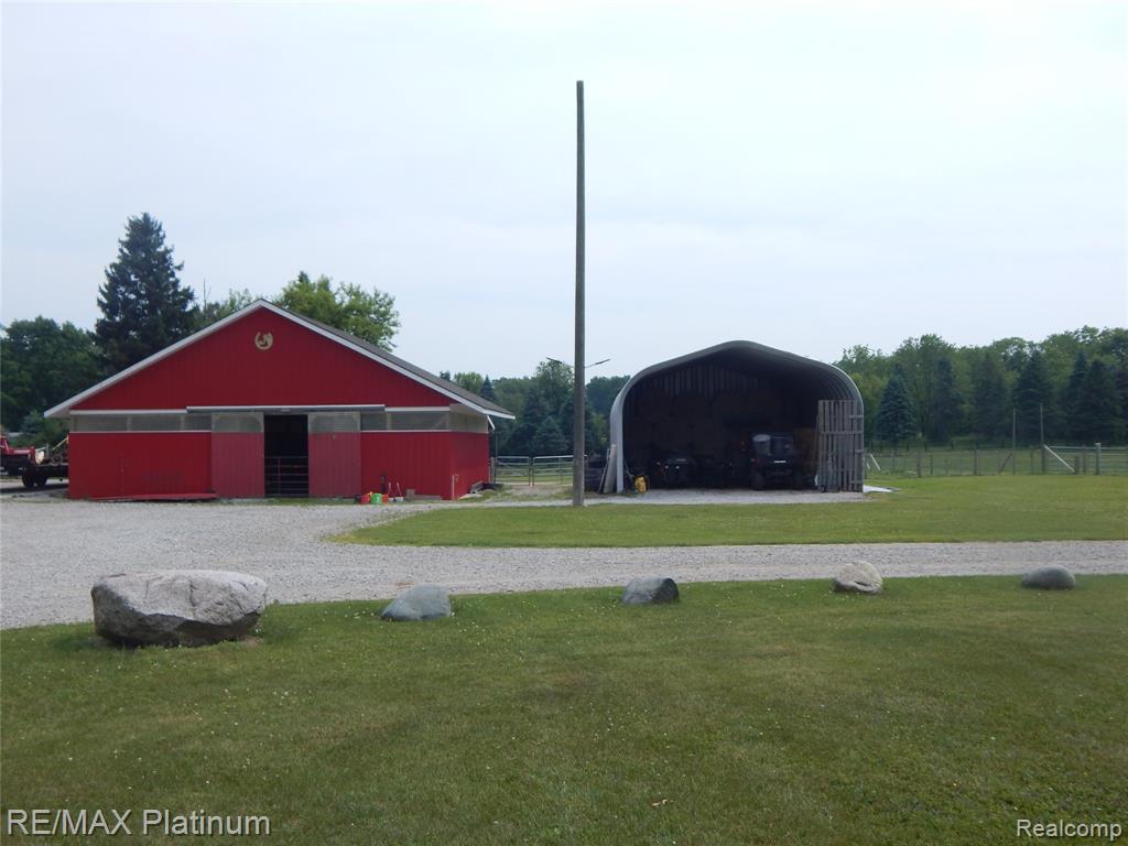 2025 W Rose Center Road, Holly, MI 48442 — Photo 30