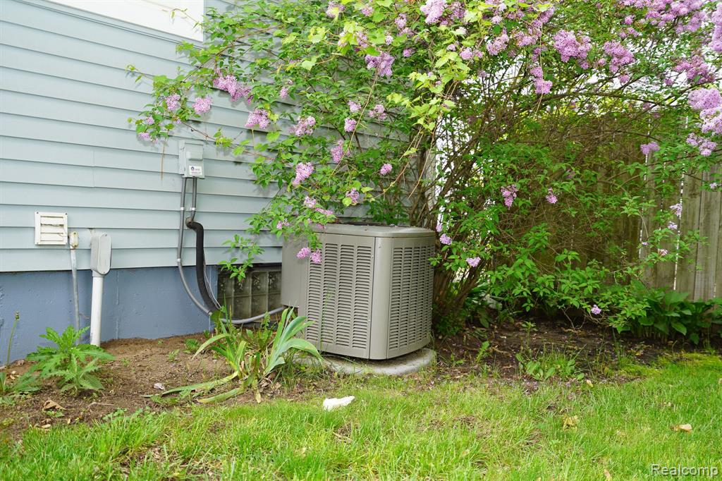 598 COVINGTON Street, South Lyon, MI 48178 — Photo 60