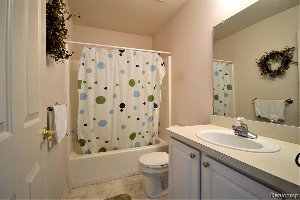 4890 Spring Meadow Drive, Clarkston, MI 48348 — Photo 14