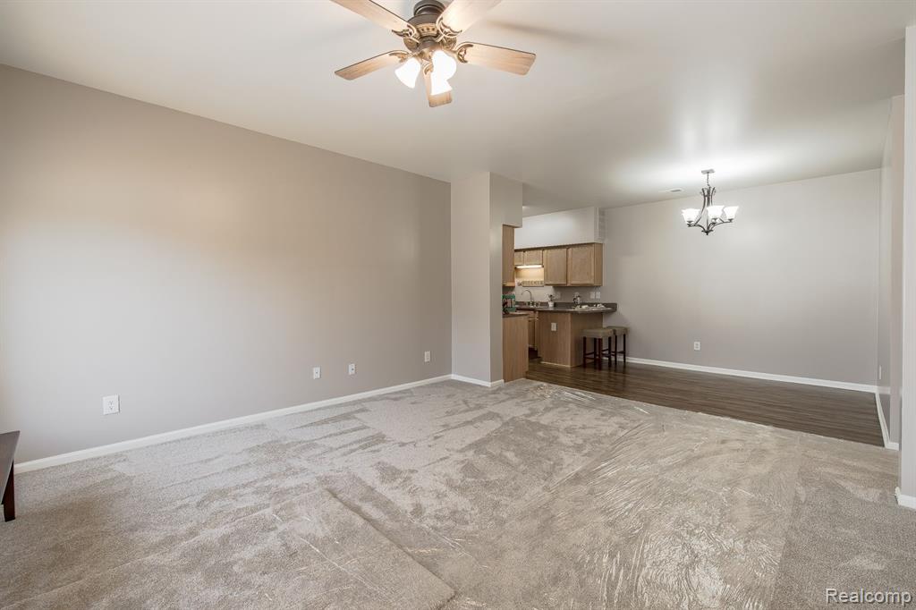 708 AMBERLY Drive, A, Waterford, MI 48328 — Photo 6