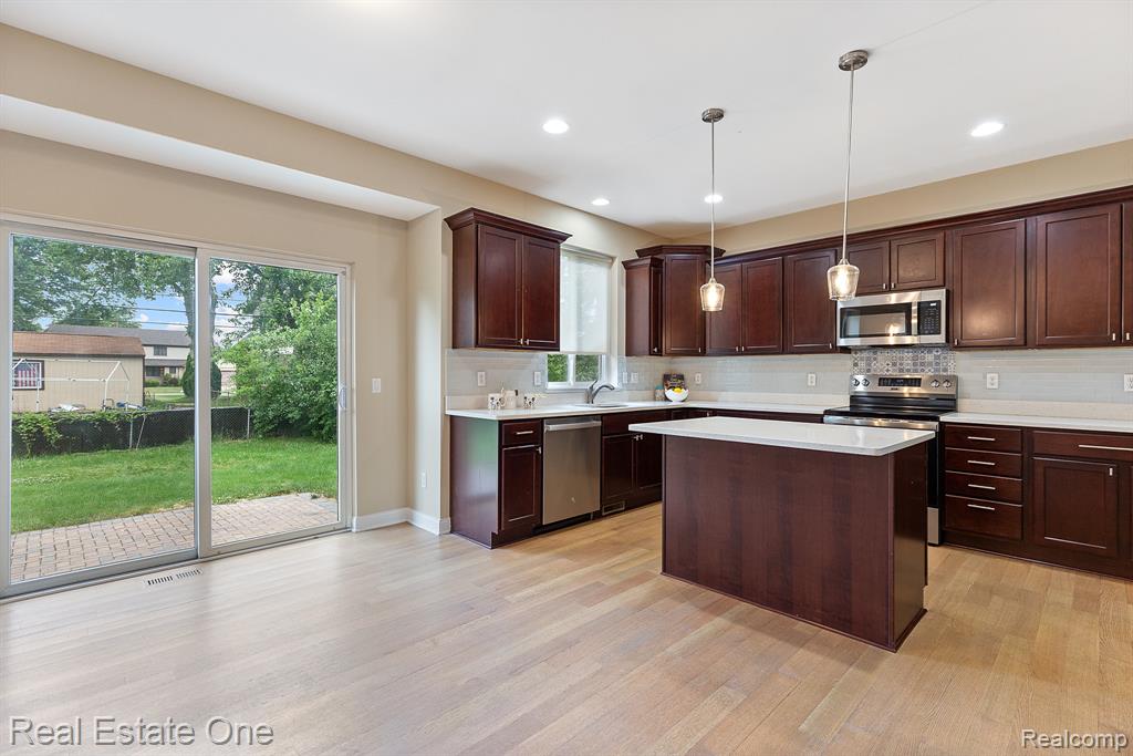 68 Biltmore Drive, Troy, MI 48084 — Photo 8