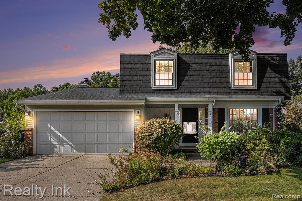 790 Fairway Trails Drive, Brighton, MI 48116 — Photo 2