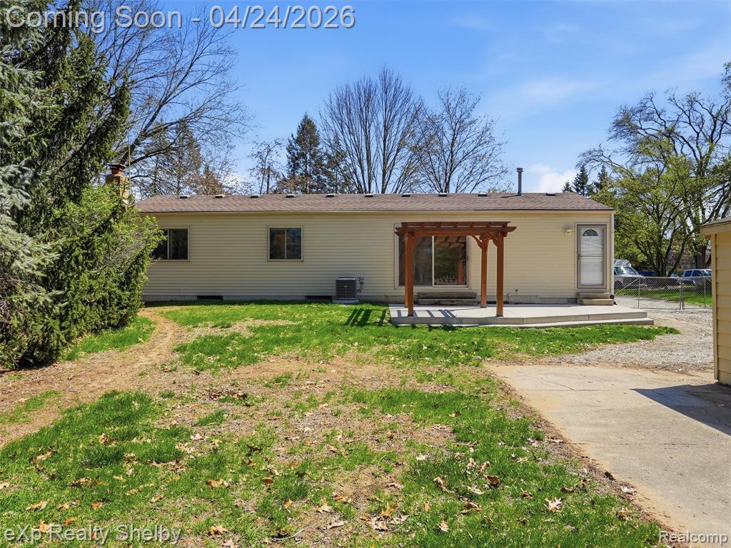 49301 Schoenherr Road, Shelby Twp, MI 48315 — Photo 37