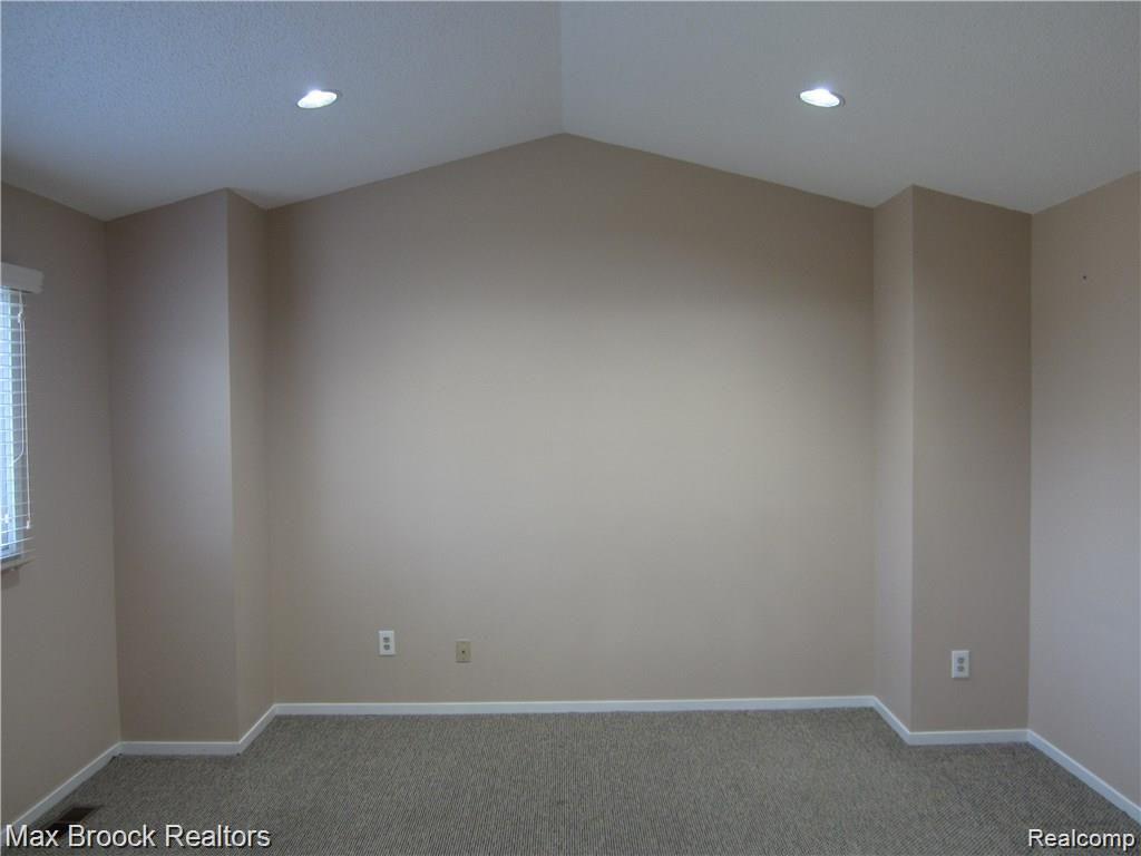 4250 BRECKENRIDGE Drive, West Bloomfield, MI — Photo 14