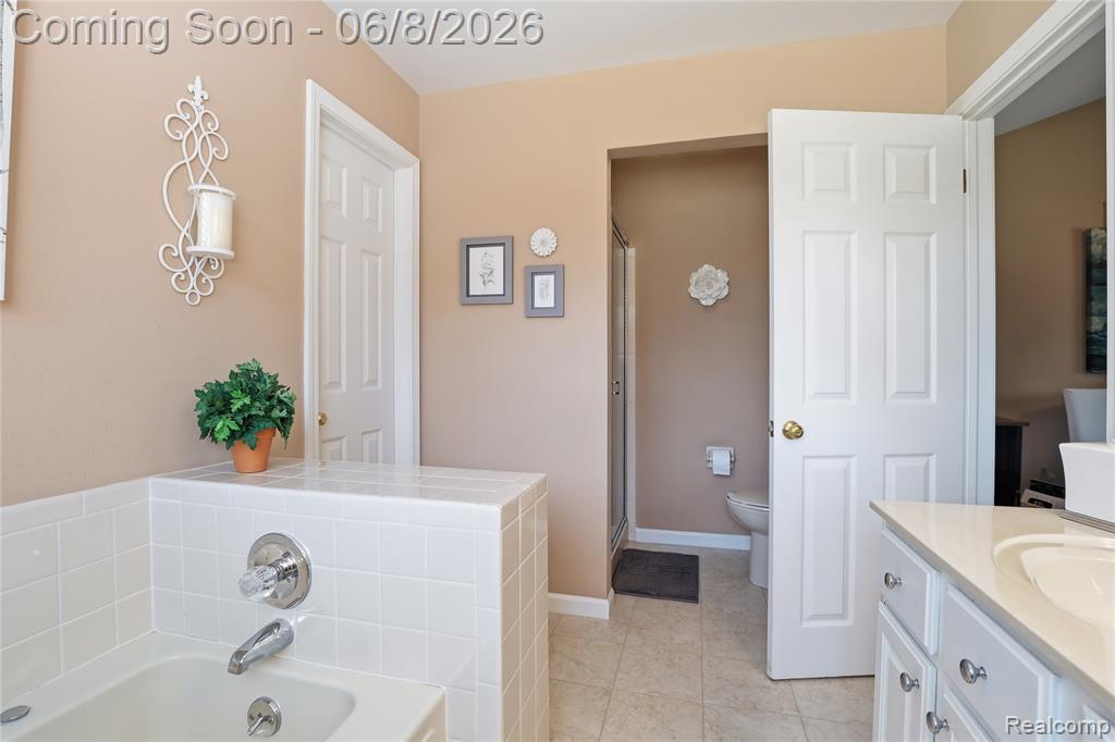 6153 Pine Creek Court, Grand Blanc, MI 48439 — Photo 25