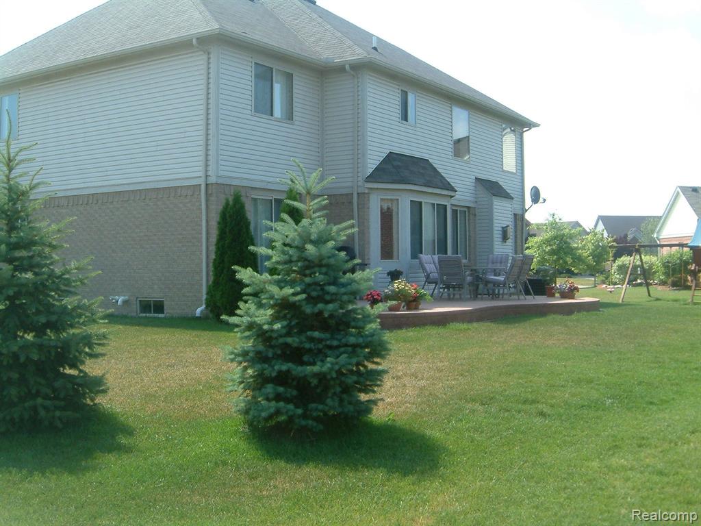 16385 SASSAFRAS Lane, Macomb, MI 48044 — Photo 12