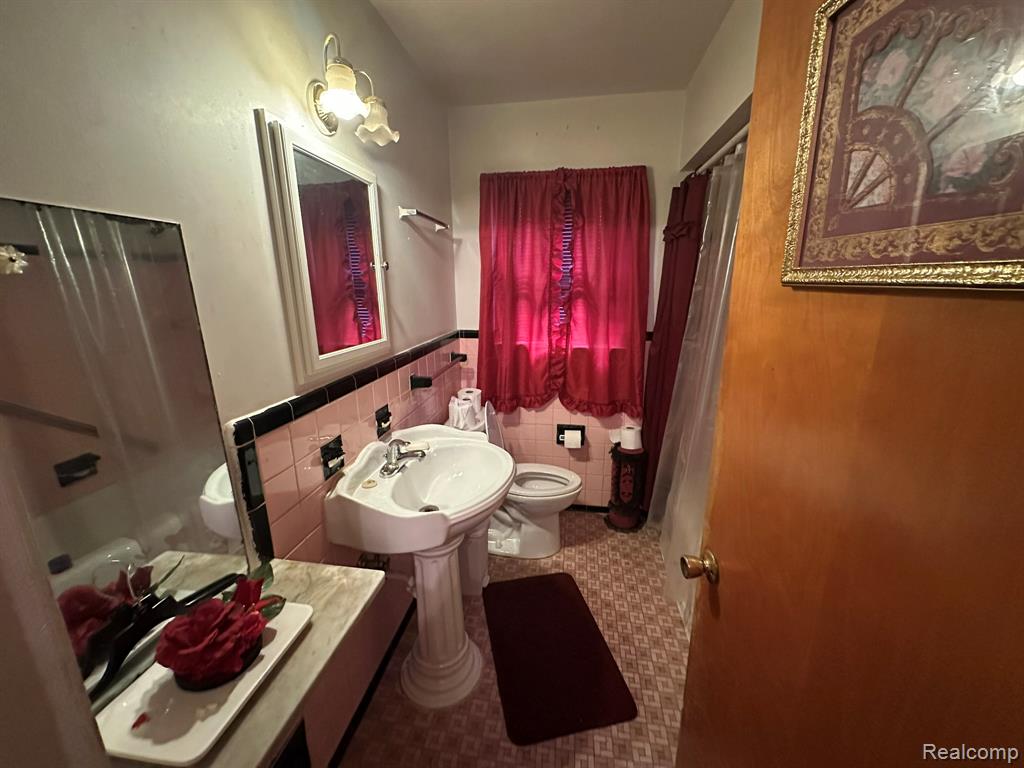 19429 Winthrop Street, Detroit, MI 48235 — Photo 12