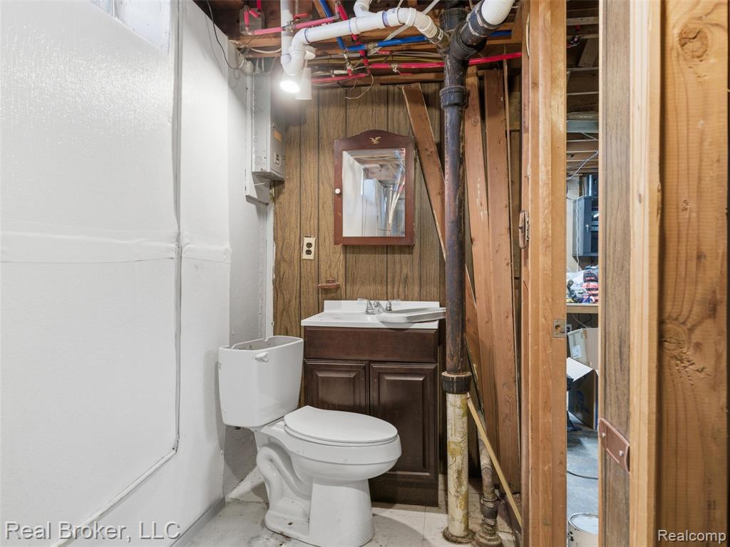 1584 Beaupre Avenue, Madison Heights, MI 48071 — Photo 21