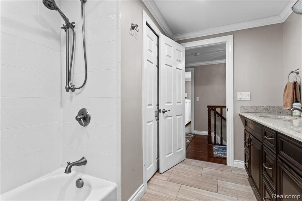 931 S Shady Hollow Circle, Bloomfield Hills, MI 48304 — Photo 37