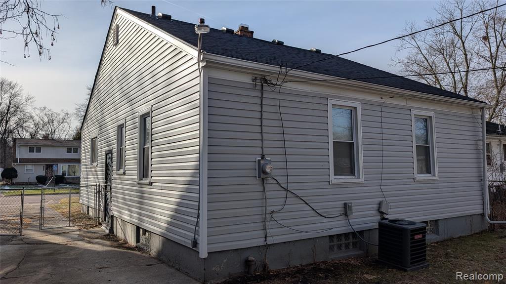 21338 Pembroke Avenue, Detroit, MI 48219 — Photo 5