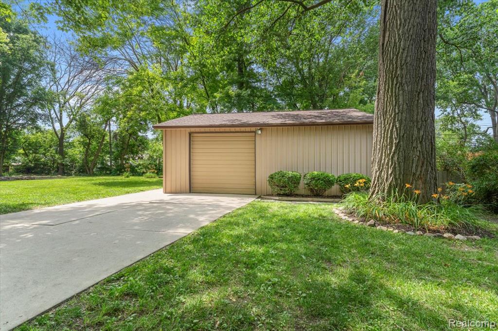 8848 Caroline Street, Taylor, MI 48180 — Photo 36