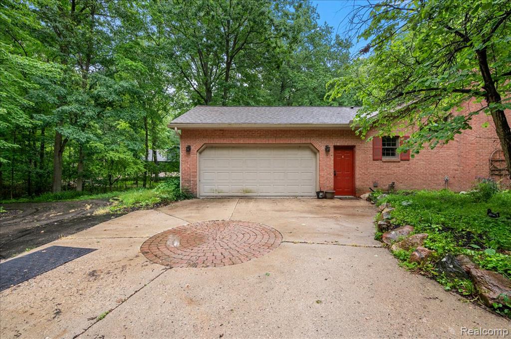 670 Rolling Acres Drive, Ortonville, MI 48462 — Photo 52