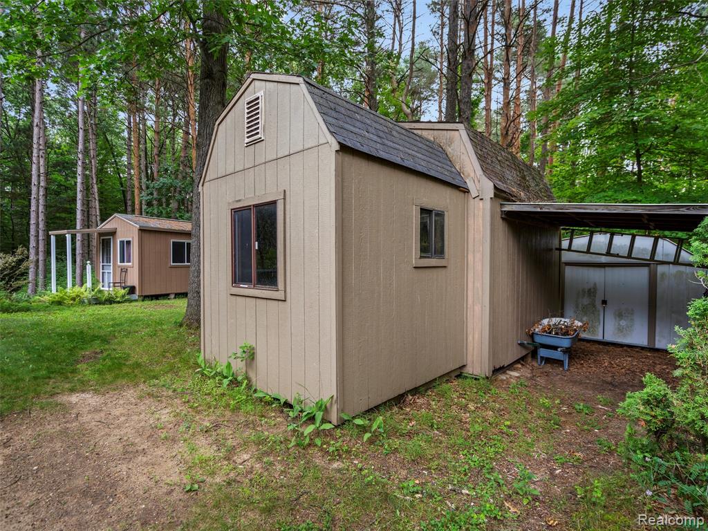 370 Wolfe Road, Ortonville, MI 48462 — Photo 5