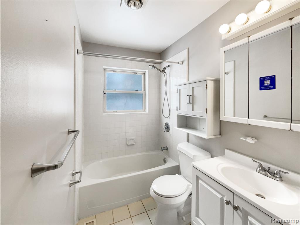 3674 OAKWOOD Street, Ann Arbor, MI 48104 — Photo 7