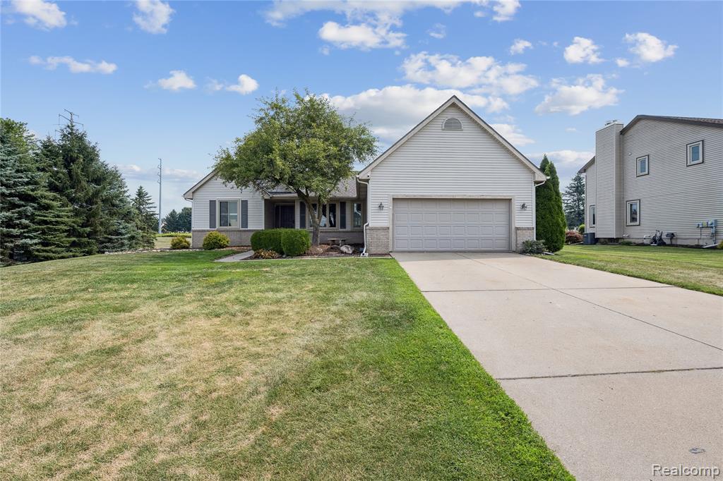 493 Cloverview Lane, Howell, MI 48843 — Photo 4