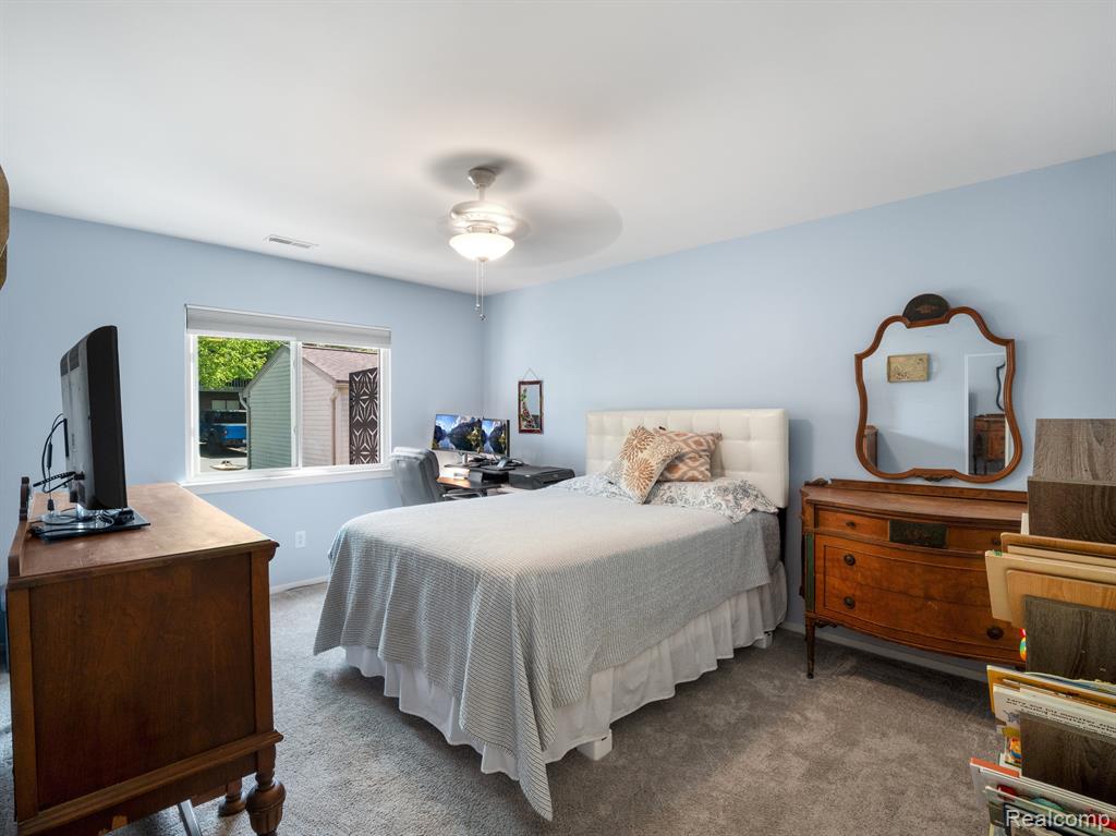 300 SPRING BROOKE Drive, 300, Brighton, MI 48116 — Photo 16