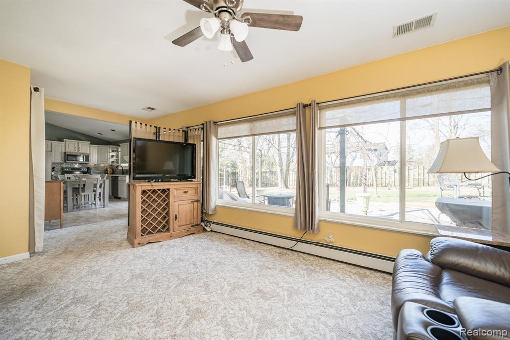 2941 Silverhill Drive, Waterford, MI 48329 — Photo 25