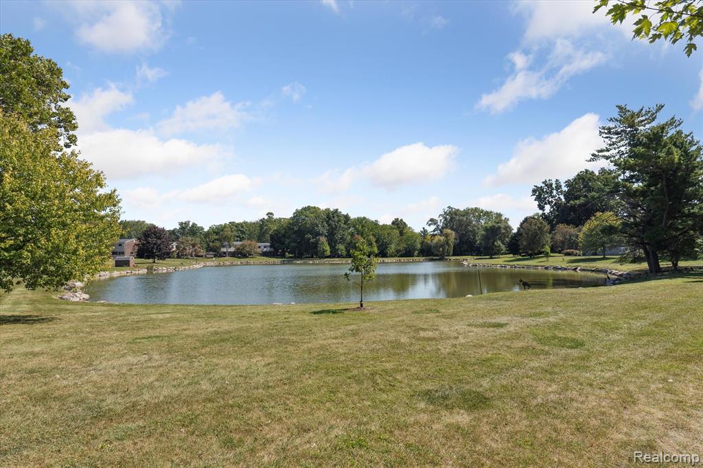 8346 Lakeview Drive, Ypsilanti, MI 48198 — Photo 31