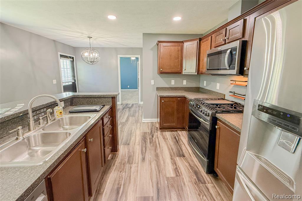 41021 Old Michigan Ave, 39 A, Canton, MI 48188 — Photo 10