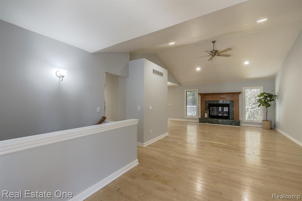 5690 White Lake Road, Clarkston, MI — Photo 7