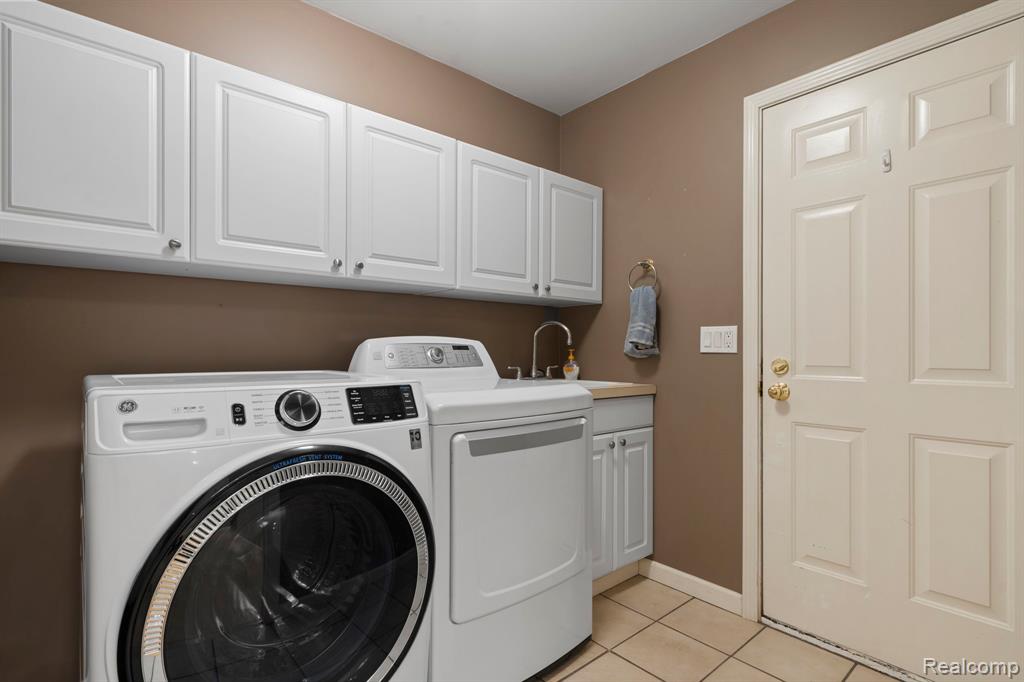 9438 Appleview Court, Brighton, MI 48116 — Photo 29