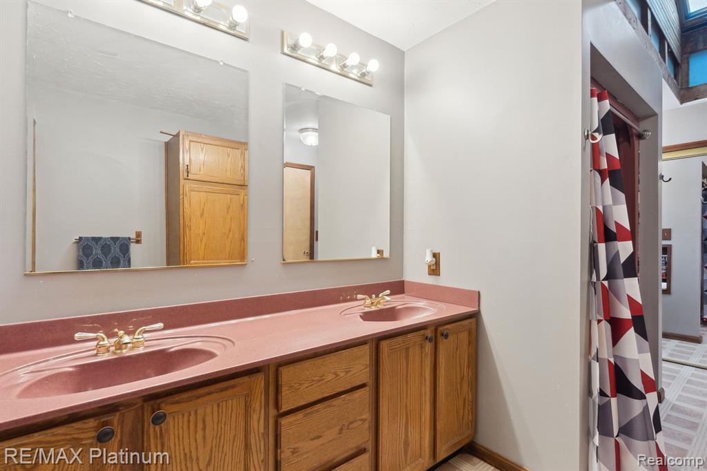 7366 W ALLEN Road, Fowlerville, MI 48836 — Photo 23