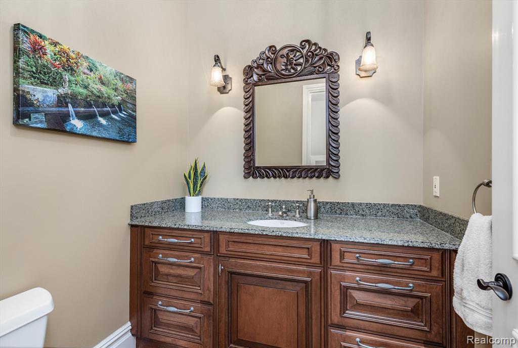 682 WALLACE Street, Birmingham, MI 48009 — Photo 23